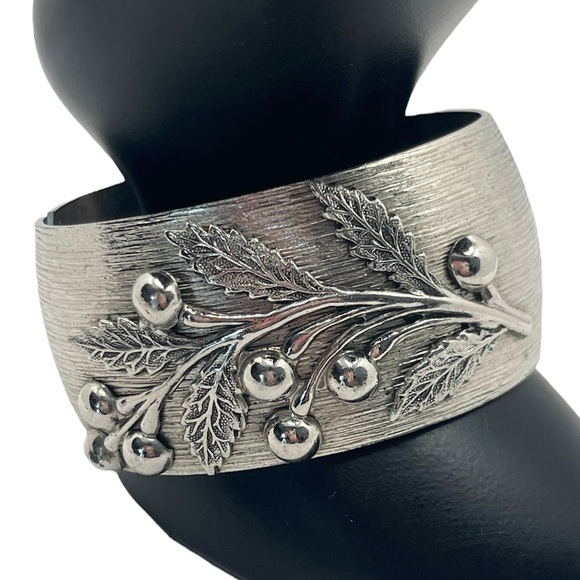 Whiting & Davis Co silver tone wide clamper hinge bracelet berries & leaves